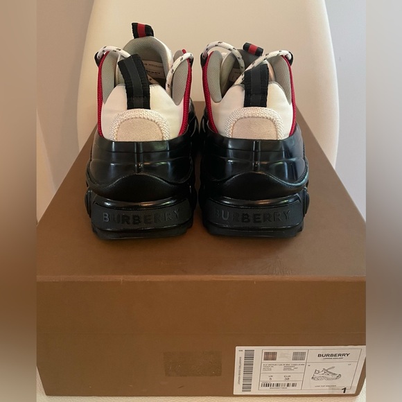 NWT BURBERRY Arthur Low Top Sneakers
Size: EU 38/ US 8 - Picture 5 of 12